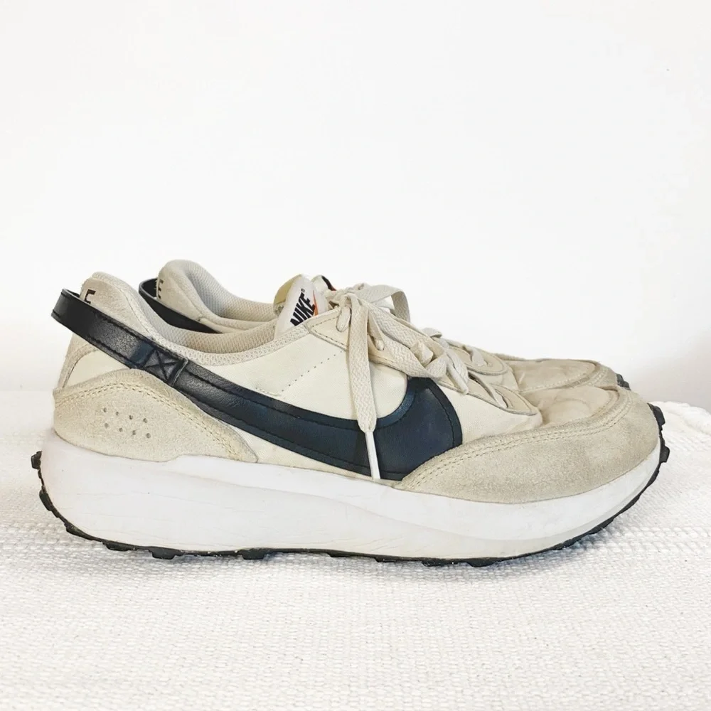 Nike Waffle Debut Casual Sneakers Sand drift Black Sneakers Womens size 10